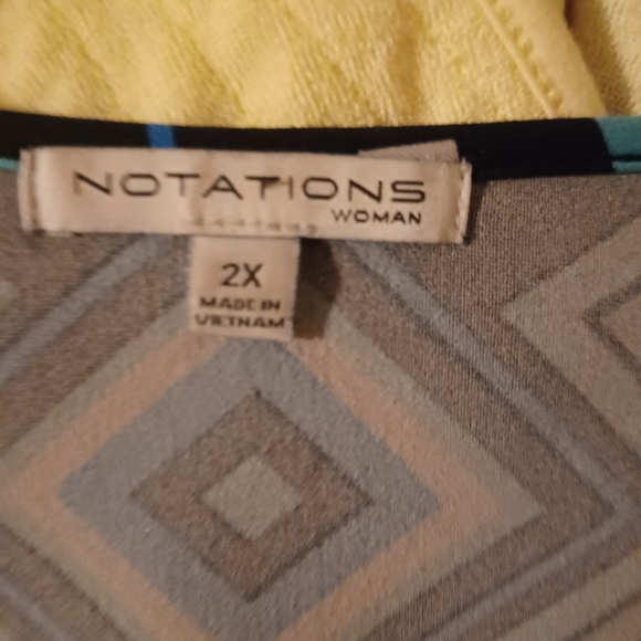 Top - Picture 2 of 2